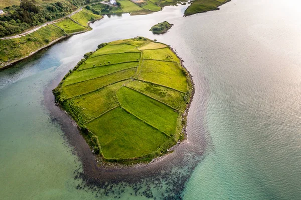 爱尔兰Lackaduff-County Donegal Illancreeve镇的空中景观 — 图库照片