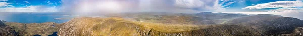 Vista aérea de Slieve Tooey por Ardara en el Condado de Donegal - Irlanda — Foto de Stock