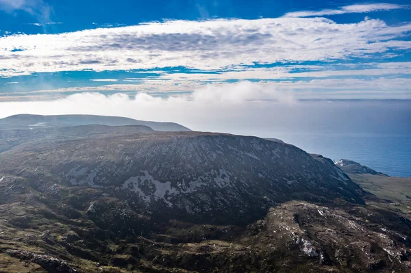 Вид з повітря Slieve Tooey by Ardara in County Donegal - Ireland — стокове фото