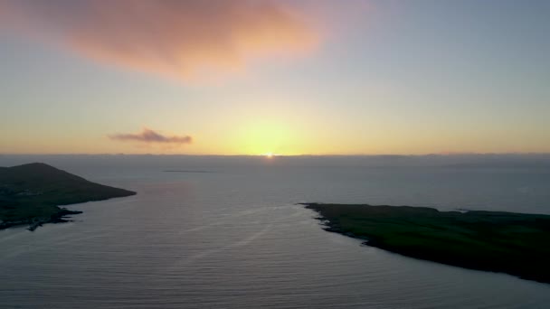 Sonnenuntergang in Portnoo im County Donegal - Irland — Stockvideo