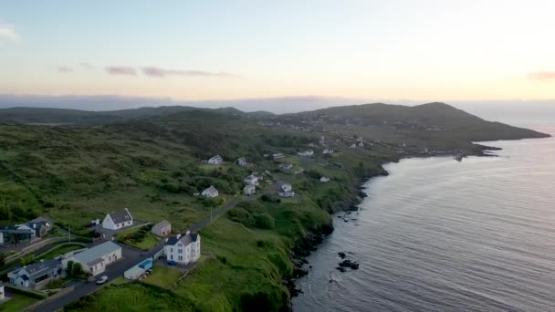 Puesta de sol en Portnoo en el Condado de Donegal - Irlanda — Vídeo de stock