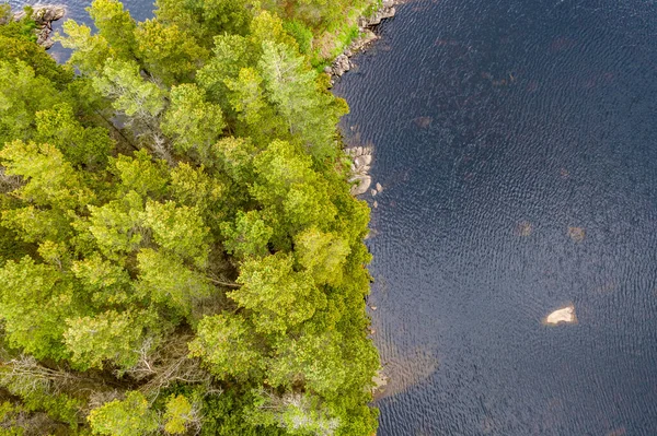 Vista aérea da ilha em Lough Craghy, Tully Lake - Parte do sistema Dungloe — Fotografia de Stock