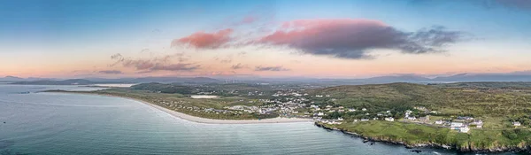 Solnedgång i Portnoo i grevskapet Donegal - Irland — Stockfoto