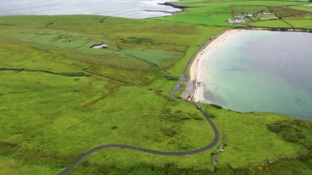 St. Johns Point 'in hava manzarası, County Donegal, İrlanda — Stok video