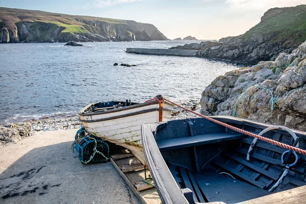 Navi che si trovano nel porto di An Port, Contea di Donegal - Irlanda — Foto Stock