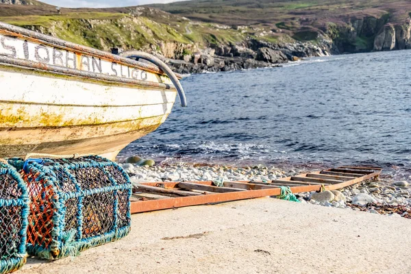 An Port, Contea di Donegal, Irlanda - 11 agosto 2021: Navi al porto — Foto Stock