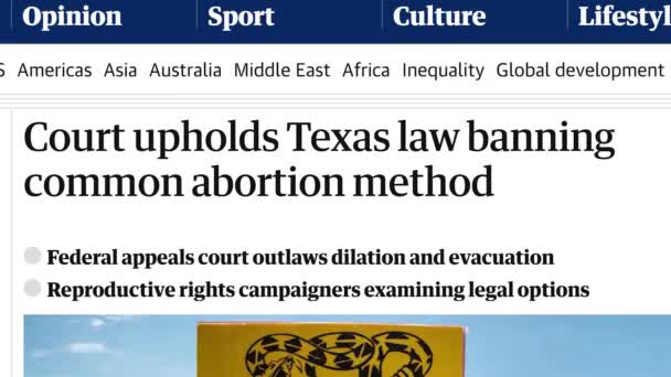DONEGALNE, IRLANDIA - 20 sierpnia 2021 r.: Aborcja ponownie trafiła do mediów — Wideo stockowe