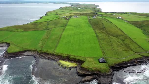 Widok z lotu ptaka na St. Johns Point, hrabstwo Donegal, Irlandia — Wideo stockowe