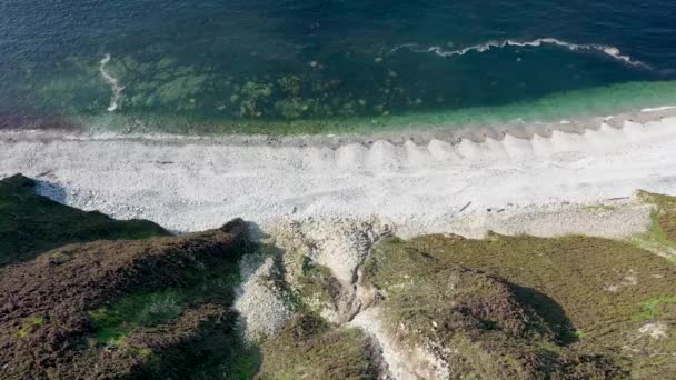 Zatoka Glenlough pomiędzy portem a Ardarą w hrabstwie Donegal jest najbardziej odległą zatoką w Irlandii — Wideo stockowe