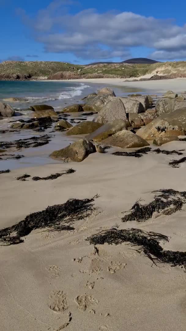 La hermosa playa de Carrickboyle y Glassagh - Derrybeg, Gweedore - Condado de Donegal - Irlanda — Vídeo de stock