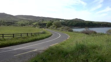 R268 Fort Dunree ve Urris Hills 'in yanında Donegal, İrlanda.