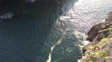 Glenlough Körfezi 'ndeki Cobblers Kulesi' nin üzerinde Donegal 'de Port ve Ardara arasında uçmak Ireland Körfezi' nin en ücra köşesidir.