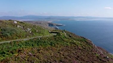 Marmeelan ve Falcorrib 'un Dungloe' nun güneyinde, Donegal Bölgesi - İrlanda