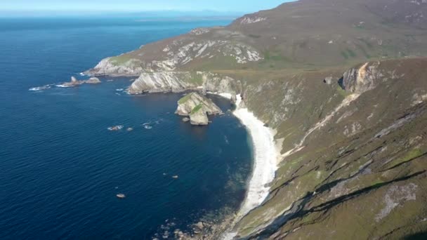 Glenlough Bay entre Port y Ardara en el Condado de Donegal es Irelands bahía más remota — Vídeos de Stock