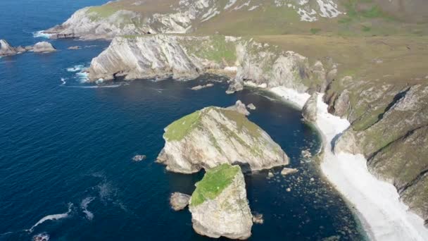 Glenlough Bay zwischen Port und Ardara im County Donegal ist Irlands abgelegenste Bucht — Stockvideo