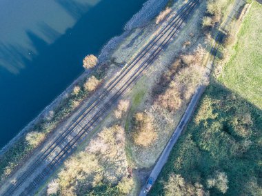 Yukarıdan gelen tren yolu