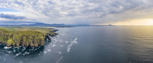 Luftaufnahme des Marmorbogens in der Grafschaft Donegal - Irland — Stockfoto