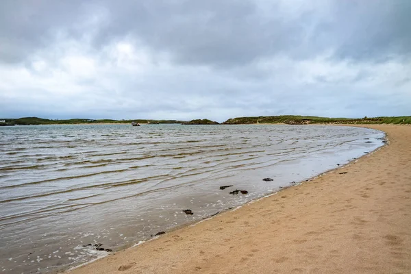 バックグラウンドで悪いエディとバンジェリングビーチ, (株)Donegal, Ireland — ストック写真