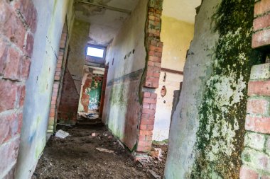 İrlanda 'nın Donegal ilçesinin kuzey kıyısındaki Lenan Head kalesinin kalıntıları..