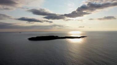 Donegal, Irleand 'daki Rathlin OBirne adasının hava manzarası.