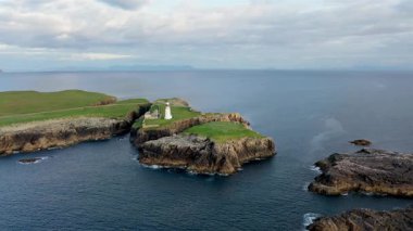 Donegal, Irleand 'daki Rathlin OBirne adasının hava manzarası.