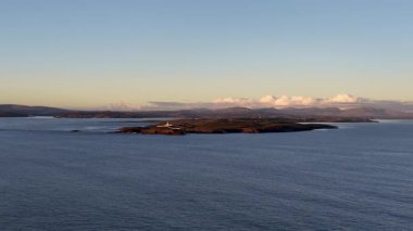 Gün batımında St. Johns Point 'in havadan görünüşü, County Donegal, İrlanda.
