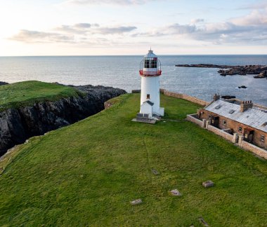 Donegal, Irleand 'daki Rathlin OBirne adasının hava manzarası.