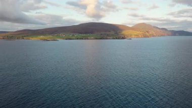 Napolyon Sinyal Kulesi 'ndeki Malin Beg kıyılarının havadan görüntüsü - Donegal İlçesi, İrlanda.