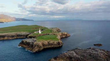Donegal, Irleand 'daki Rathlin OBirne adasının hava manzarası.
