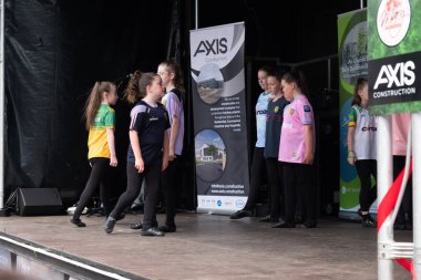 DUNGLOE, COUNTY DONEGAL, IRELAND - 31 Temmuz 2025: İrlanda dansı Dungloe Uluslararası Sanat Festivali 'ndeki Mary' nin en önemli anlarından biri.