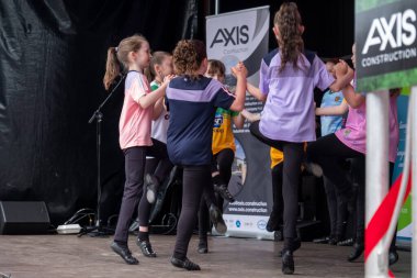 DUNGLOE, COUNTY DONEGAL, IRELAND - 31 Temmuz 2025: İrlanda dansı Dungloe Uluslararası Sanat Festivali 'ndeki Mary' nin en önemli anlarından biri.