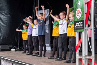 DUNGLOE, COUNTY DONEGAL, IRELAND - 31 Temmuz 2025: İrlanda dansı Dungloe Uluslararası Sanat Festivali 'ndeki Mary' nin en önemli anlarından biri.