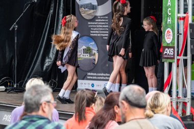 DUNGLOE, COUNTY DONEGAL, IRELAND - 31 Temmuz 2025: İrlanda dansı Dungloe Uluslararası Sanat Festivali 'ndeki Mary' nin en önemli anlarından biri.