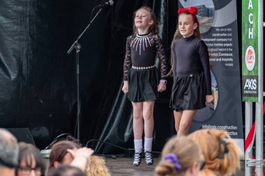 DUNGLOE, COUNTY DONEGAL, IRELAND - 31 Temmuz 2025: İrlanda dansı Dungloe Uluslararası Sanat Festivali 'ndeki Mary' nin en önemli anlarından biri.