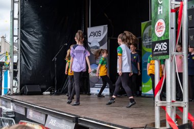 DUNGLOE, COUNTY DONEGAL, IRELAND - 31 Temmuz 2025: İrlanda dansı Dungloe Uluslararası Sanat Festivali 'ndeki Mary' nin en önemli anlarından biri.