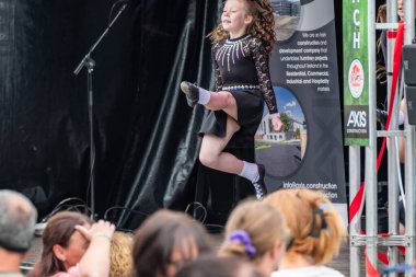 DUNGLOE, COUNTY DONEGAL, IRELAND - 31 Temmuz 2025: İrlanda dansı Dungloe Uluslararası Sanat Festivali 'ndeki Mary' nin en önemli anlarından biri.