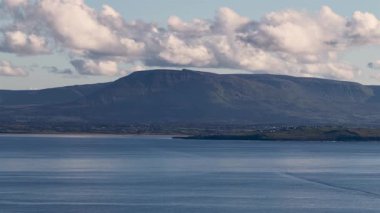 Dart Dağları, İrlanda ile Sligo 'nun güzel kıyıları.