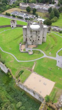 Trim kalesi İrlanda 'daki en büyük Anglo-Norman kalesidir..