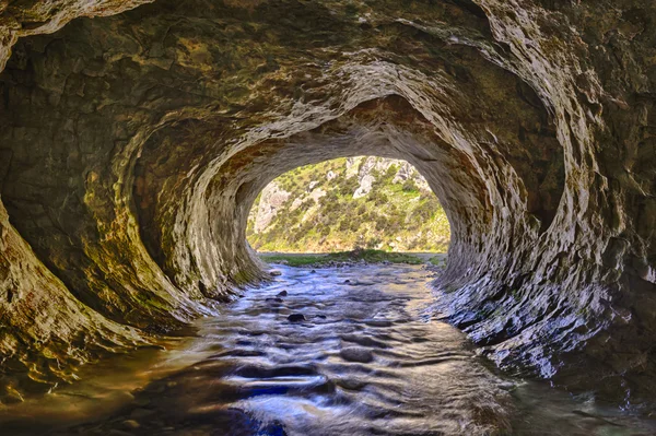 Cave Stream malebné rezerva — Stock fotografie