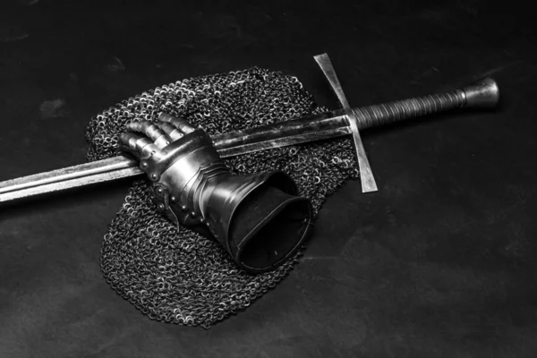 Armadura y espada — Foto de Stock