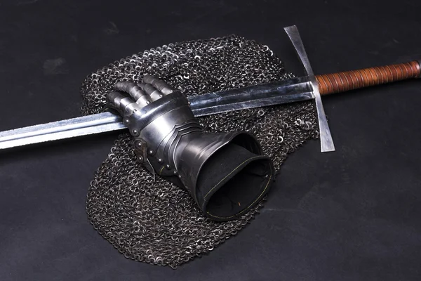 Rustning och svärd — Stockfoto