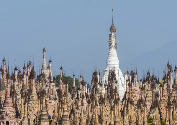 Pagodas en Kakku —  Fotos de Stock