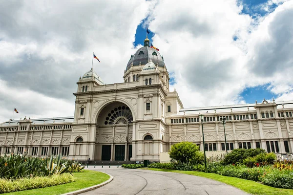 Melbourne Victoria Avustralya Daki Carlton Gardens Yakınlarındaki Kraliyet Sergisi Binası — Stok fotoğraf