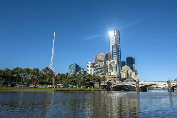 Melbourne Skyline Med Skyskrapor Och Berömda Melbourne Arts Centre Spire — Stockfoto