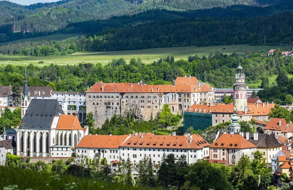 Uitzicht Het Prachtige Tsjechische Kasteel Cesky Krumlov Vanaf Heuvel Crucifix — Stockfoto