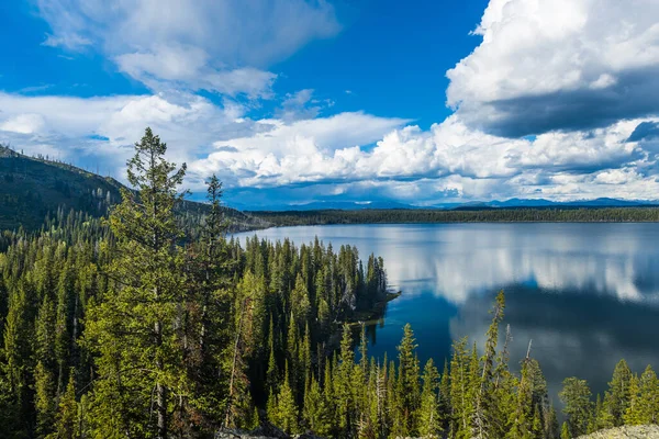 Belle Eau Cristalline Lac Jenny Vue Haut Avec Des Nuages — Photo