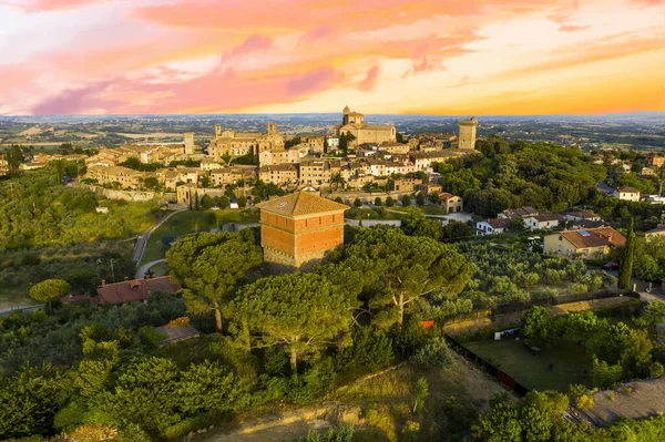 Kvällssolnedgång Foto Lilla Historiska Staden Lucignano Toscana Från Ovan Tillsammans — Stockfoto