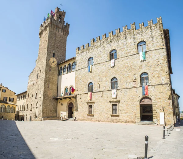 Panoramatická Fotografie Historické Radnice Obecní Palác Městě Arezzo Toskánsku Itálie — Stock fotografie