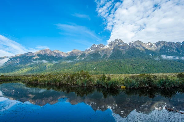 Spiegelseen — Stockfoto