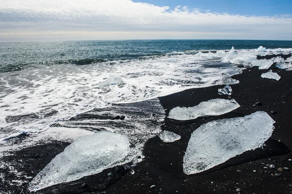 Praia com icebergs — Fotografia de Stock